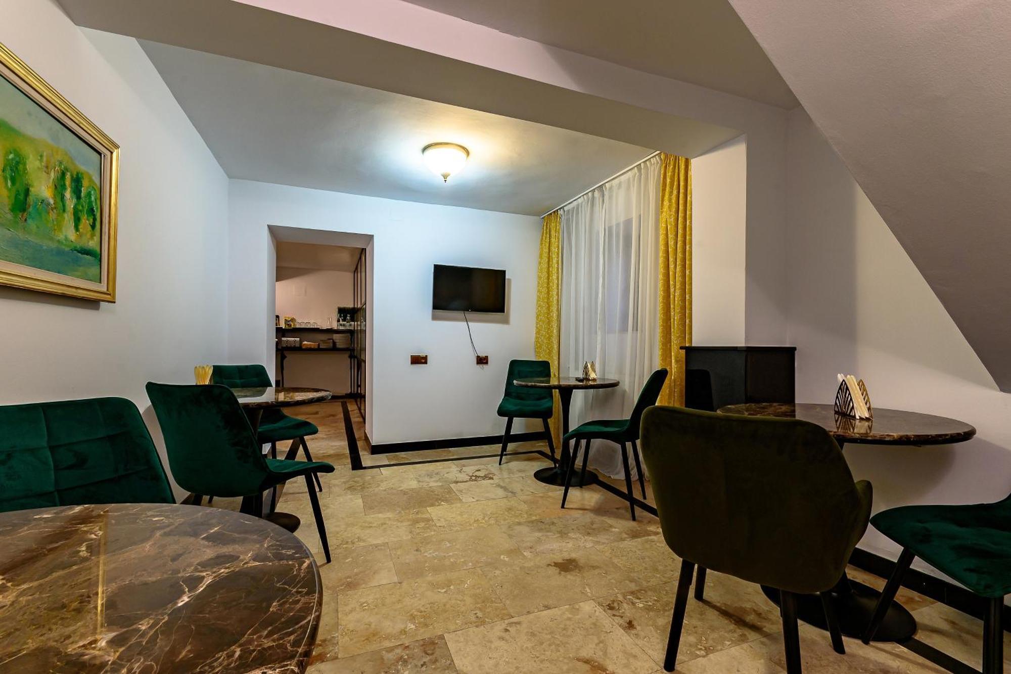 Vila Sarada Boutique Дева Екстер'єр фото